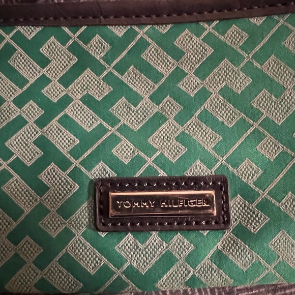 Tommy Hilfiger wristlet - Picture 2 of 3